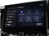お車選びをお楽しみ頂けるよう、在庫車の展示スペースを十分に確保しております。