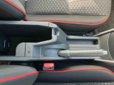 3.「認定中古車カルテ」は、走行距離や修復歴に加えてキズ・凹みの有無・状態や消耗品の交換、過去の整備状況がわかります。
