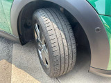 格好良くてピカピカのアルミホイールがあなたの愛車をいっそう輝かせます。