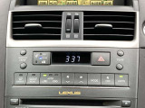 オートエアコンは温度を設定するだけで、自動で風量などを設定してくれます。運転しながら操作も必要ないので、安全性も向上します。