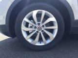アダプティブクルーズコントロール”ACC”(全車速追従機能付)搭載でドライバーの疲労を低減してくれます。