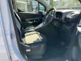 使用感の少ない運転席です。フロアマットないんで新品つけます。