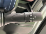【オートライト】周りの明るさに応じて自動でヘッドライトの点灯・消灯ができる機能です!ライトの付け忘れ・消し忘れなどが無くなり、雨の日や夕方の走行も安心!トンネル通過時も便利ですね♪