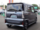 プライバシーガラス付!荷室も安心です。