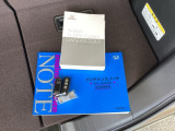 メンテナンスノート【整備記録簿】、取説も揃っています。スマートキーはバッグなどにしまったままボタン操作でエンジンの始動・停止ができて大変便利です。