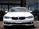 BMW在庫保有台数常時100台以上!ご来店の際はBMW本店(厚木市下荻野140-1)にご来店ください!弊社自慢の全天候型ショールーム!BMW在庫保有台数常時100台以上ございます!