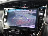 お車選びをお楽しみ頂けるよう、在庫車の展示スペースを十分に確保しております。