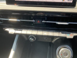 左右独立式フルオートエアコン。