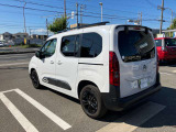 コーナーセンサー付きですので駐車も安心です。