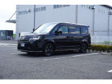 総額表示の諸費用は、岡山県内での登録費用で計算しております。県外のお客様においては別途、登録費用、陸送費用が必要になります。