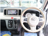 『1台』のお車に対して、3名体制で日々議論を重ね仕入れを行っております。
