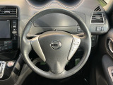 【純正革巻きステアリング】上質な革を使用することで、手にしっかり馴染みとても運転しやすいハンドルです♪