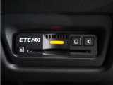 ◆ETC2.0装着◆進化したドライブ体験。料金収受システムだけだったETCが生まれ変わって、高速道路を賢く使うETC2.0に進化しました。多彩な情報サービスが便利で快適なドライブ体験を提供します。