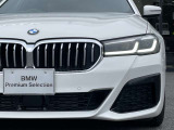 また、BMW正規認定中古車は、エマージェンシーサービスが自動付帯。24時間365日、皆様のカーライフをサポート致します。確かな安心のうえで、「駆けぬける歓び」をご堪能ください。