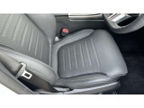 運転席・助手席ともメモリー付パワーシートを装備しています。