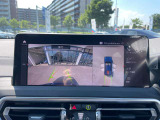 学習機能を備えたナビゲーション・システムを搭載した、BMWライブ・コックピット。BMWに受け継がれてきたドライバー志向に、新たなるイノベーションをもたらします。