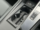 使用しない時はシェードでふたが出来るドリンクホルダー