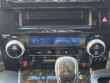 運転席と助手席でエアコン設定ができるので、寒がりさんと暑がりさんで乗っても好きな温度に変えられるのがいいですね♪♪