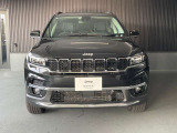 【フロントグリル】7スロットルグリルはJeep伝統の証です。SUVのみにこだわり続けている伝統あるJeep車へお乗り頂いてみてはいかがですか?