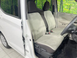 運転席シート廻りは使用感も少なく、良好な状態となっています。丁寧に使われていたことがよくわかりますね。