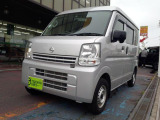 5速マニュアル軽箱バン入荷しました!最近マニュアルの車が少なくなりましたがこちらのお車はマニュアル車です!