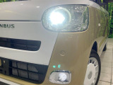 【LEDヘッドライト】悪天候や夜間走行時も良好な視界を確保し安心して運転できる高輝度LEDヘッドライトを装備!点灯速度が早く、消費電力も抑えられています。