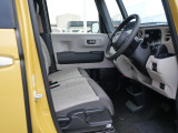運転席周りの写真です。