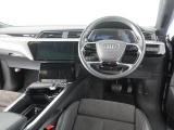 Audiのインテリアはエクステリア同様、優れたデザイン性とクオリティ、そして機能性を兼ね備えております。