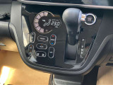 【オートエアコン】 設定温度は一定のまま、1年中、車内は快適空間♪快適温度♪