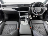 Audiのインテリアはエクステリア同様、優れたデザイン性とクオリティ、そして機能性を兼ね備えております。