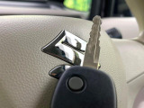 【キーレス】少し離れた場所からでもボタン一つでドアの開錠・施錠ができるのでとっても便利!ドアの鍵穴周りに傷をつけることもありません♪
