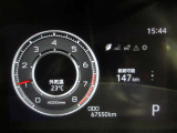 ディスプレイには運転に必要な様々な情報を表示します。