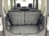 【トランク】積み込みやすくて、たっぷり積める荷室です。シートアレンジできるものは、乗車人数と荷物の量や大きさによってシートを動かすことができるので、より快適なドライブが可能です!