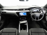 Q8スポーツバック e-tron 55 クワトロ Sライン 4WD 