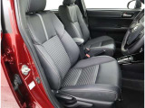 見えないところまで徹底洗浄!中古車をキレイで気持ちよくお乗りいただけるよう、トヨタ認定中古車はしっかりクリーニング。エンジンルームやシートを外した洗浄まで目に見えないところまで徹底的に洗浄しています。