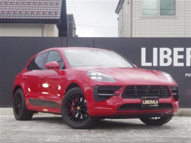マカン  GTS 4WD 本革シート
