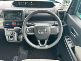 ゆったりとした運転席です!