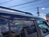 ディーラーオプションのRVワイドバイザーも取り付けしております!!(25.300円)