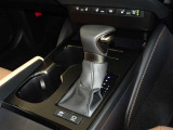 電動パーキングブレーキ・ブレーキホールドを装備してます。ホールド機能は信号待ちが多い一般道で疲労軽減になり、大好評です!