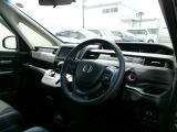 機能的にまとめられた運転席回り。運転しやすさにこだわりました。