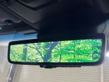 【デジタルインナーミラー】後席の大きな荷物や同乗者で後方が確認しづらい時でも安心!カメラが撮影した車両後方の映像をルームミラー内に表示。クリアな視界で状況の確認が可能です!