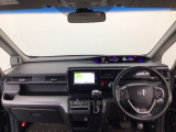 【前方視界】開放的な前方視界!運転がしやすく疲れにくいです♪窓が大きく、見通しがとっても良いおクルマですよ♪