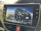 【10.5インチナビ】高級感とインパクトのある大画面ナビを装備。各種オーディオ操作はもちろん、スマホ連携もできる利便性の高いナビです♪