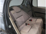 ゆとりある広々とした車内空間は、ドライブを始め買い物やレジャーなど、幅広く活躍します。一人でもみんなとでもお出かけを楽しみましょう!