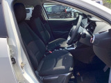 フィット感のあるシート。しっかりと支えてくれるので、長時間の運転を快適にサポートしてくれます。