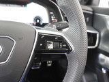 「Audi connect」Audi独自の先進機能、Audi connectはクルマに搭載したデータモジュールを介して、ドライバーと世界をつなぎます