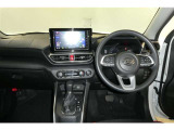分かりやすく操作しやすい運転席まわりです☆