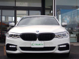 BMW在庫保有台数常時100台以上!ご来店の際はBMW本店(厚木市下荻野140-1)にご来店ください!弊社自慢の全天候型ショールーム!BMW在庫保有台数常時100台以上ございます!