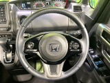 【純正革巻きステアリング】上質な革を使用することで、手にしっかり馴染みとても運転しやすいハンドルです♪