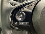 ステアリングスイッチがついていますので、オーディオのチャンネル変更、ボリューム、ジャンル変更が操作可能です。ハンドルから手を離さず安全に操作できます。